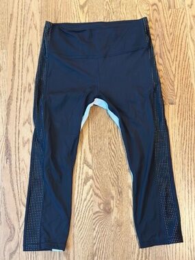 ATHLETA HIIT IT MESH CAPRI, MEDIUM